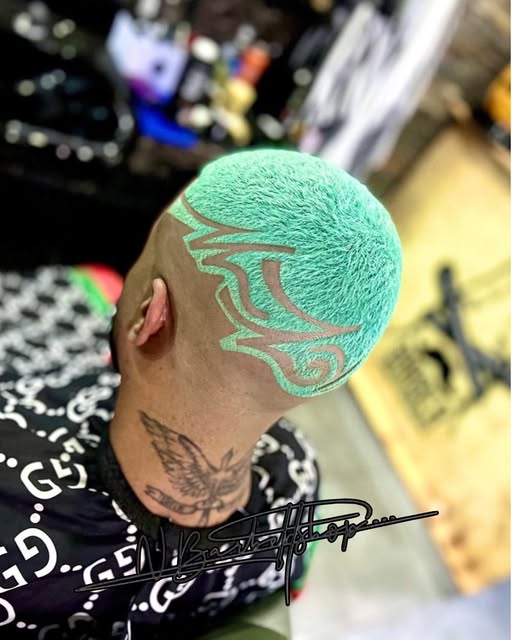 Coloration & design — coupe réalisée au salon